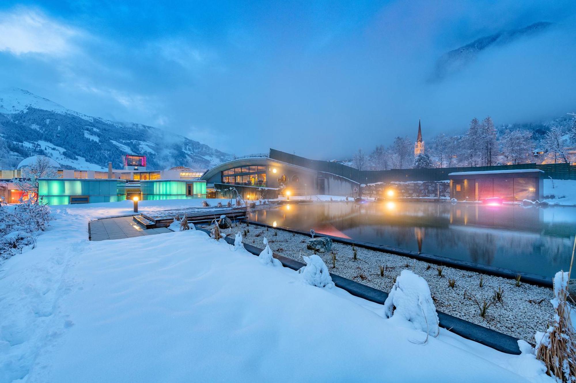 Bauernhofhotel "Die Unterbergerin": Farm Stay with Spa Access in Gastein Dorfgastein Exterior photo